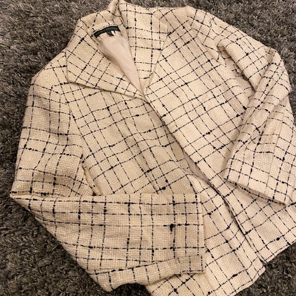 Tweed blazer🤍 - Picture 2 of 5